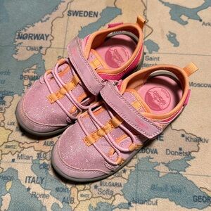 EverPlay Oshkosh Dilan Athletic Sandal. Size 10.